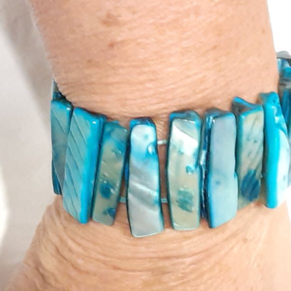 blue abalone shell stertch bracelet - Picture 4 of 4